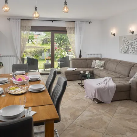 Palazzon-private Pool & Garden Near Novigrad,istria Villa
